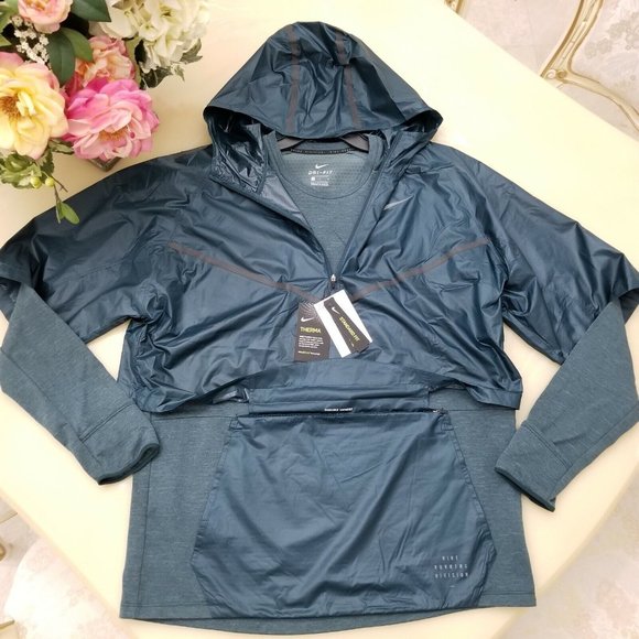 nike sphere element top